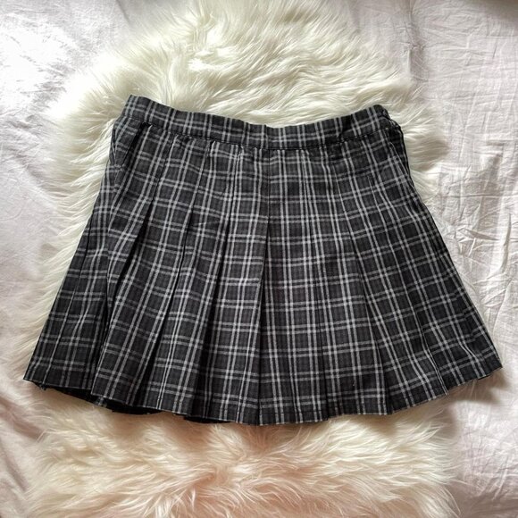 Aerie Grey Plaid Pleated Skirt - Picture 1 of 7